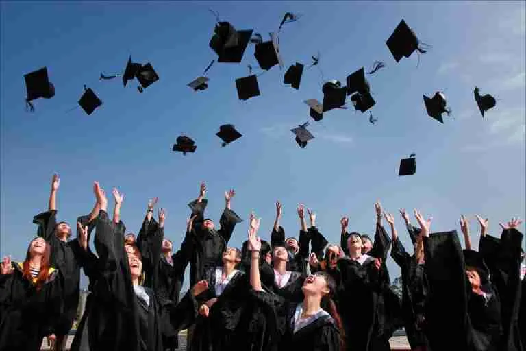 Does Academic Excellence Lead To Success: A Chinese Metaphysics Perspective